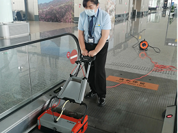 青岛胶东国际机场采购坦力扶梯清洗机TL-M45B