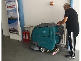 【客户案例】青岛某学院租赁坦力T50手推式洗地机一台