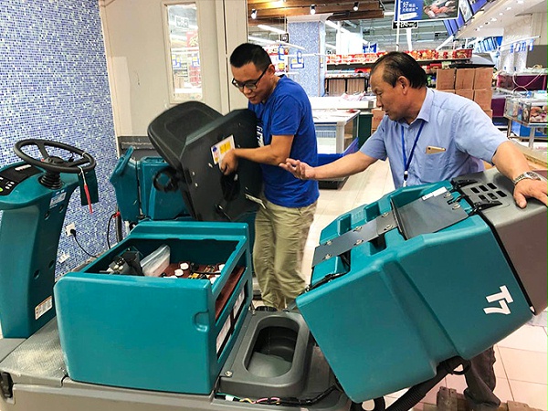 利群超市使用坦能清洁设备洗地机